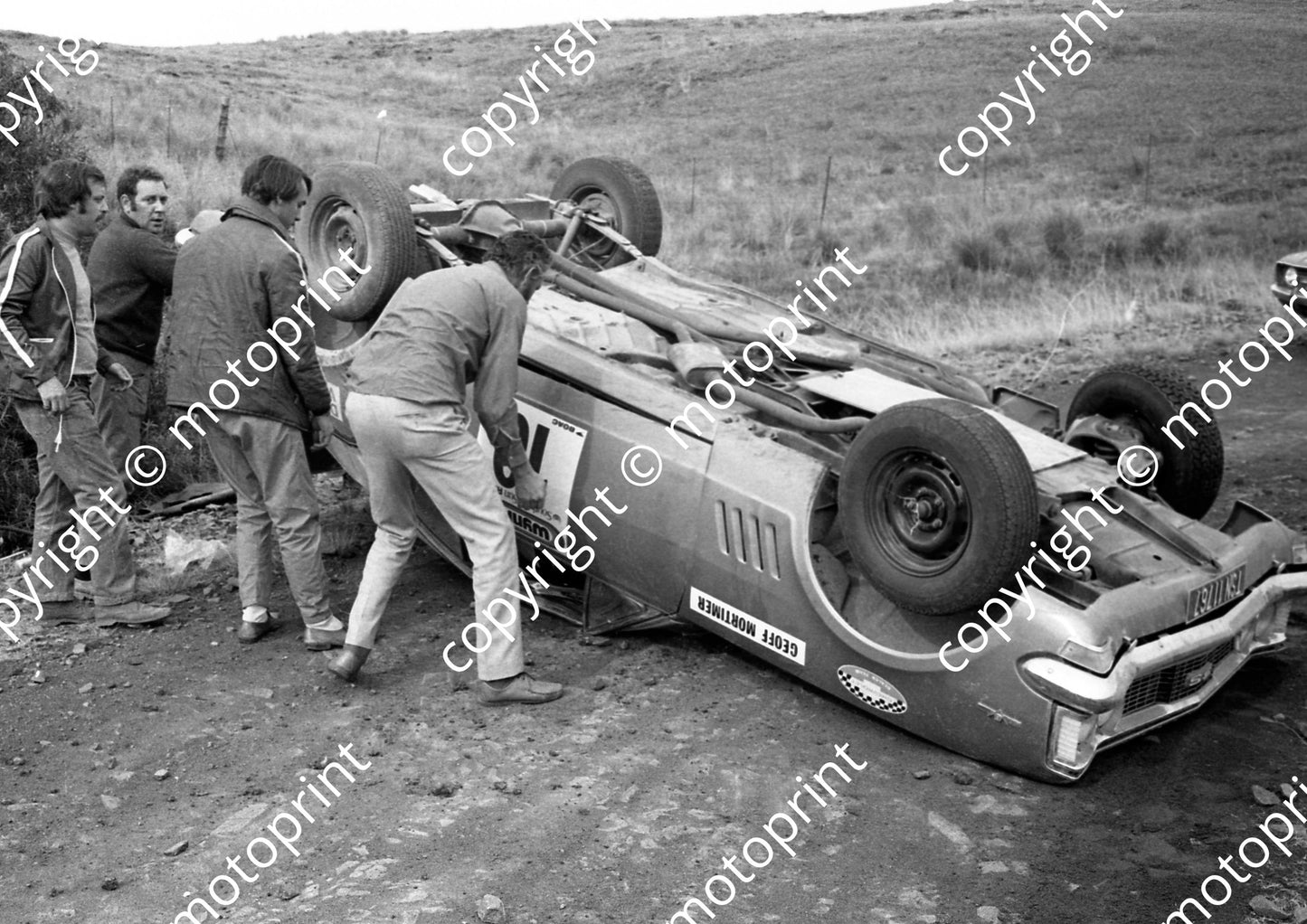 1973 Wynns 10 Louis Cloete, Geoff Mortimer Chev SS roll Naude_s Nek 1088 (courtesy Roger Swan) (7)