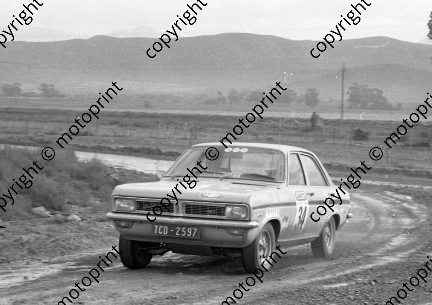 1973 Wynns 34 Jan Hettema, Mike Hooper Chev Firenza GT (courtesy Roger Swan) (10)