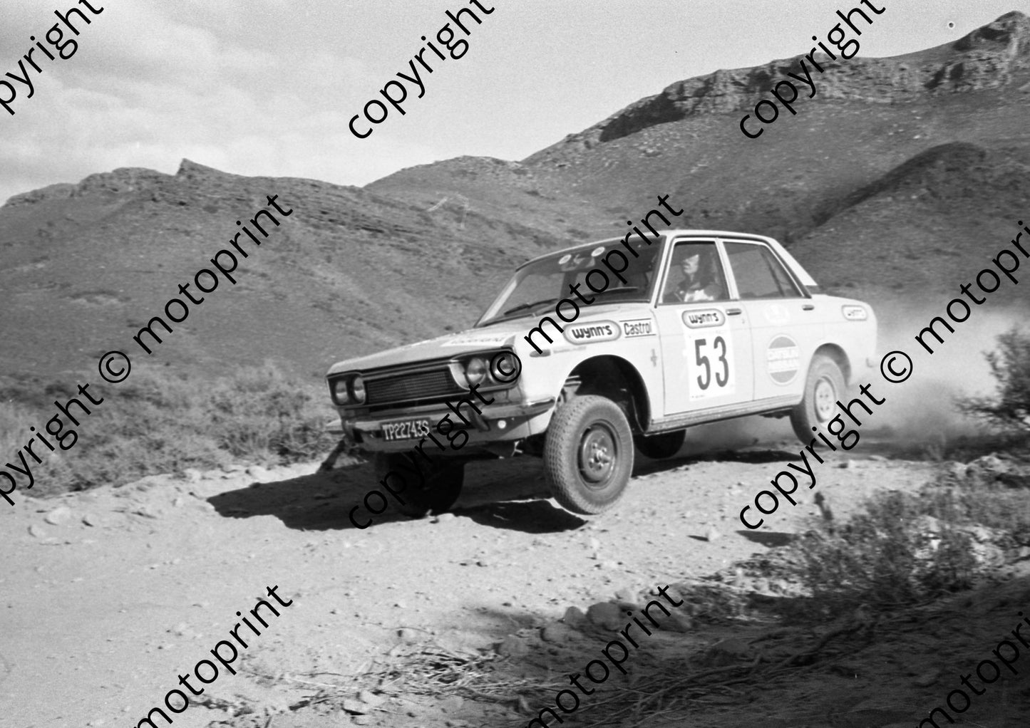 1973 Wynns 53 Omri Prinsloo, Sarel van der Merwe Datsun De Luxe 1600 (courtesy Roger Swan) (5)