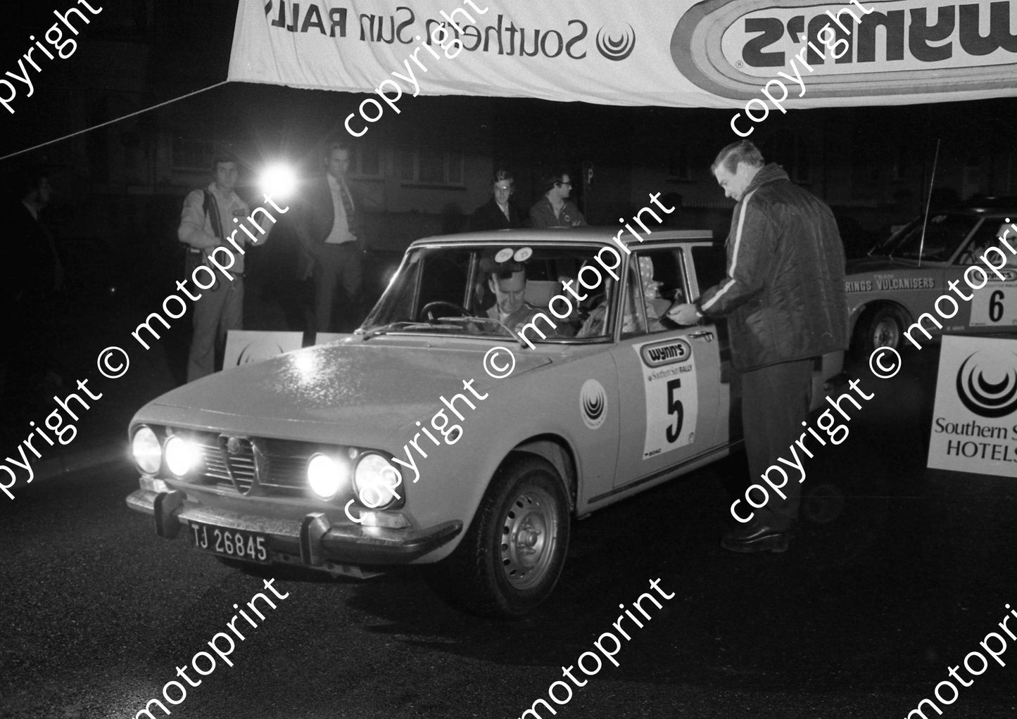 1973 Wynns 5 Magdel and Bokkie Steyn Alfa 1750 Berlina 1090 (courtesy Roger Swan) (13)