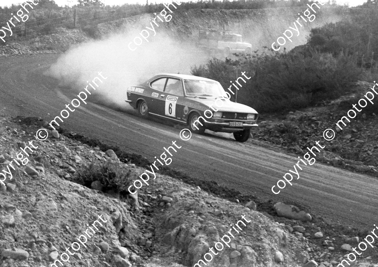 1973 Wynns 6 Eddie Keizan, Harvey Thomas Mazda RX2 coupe (courtesy Roger Swan) (14)