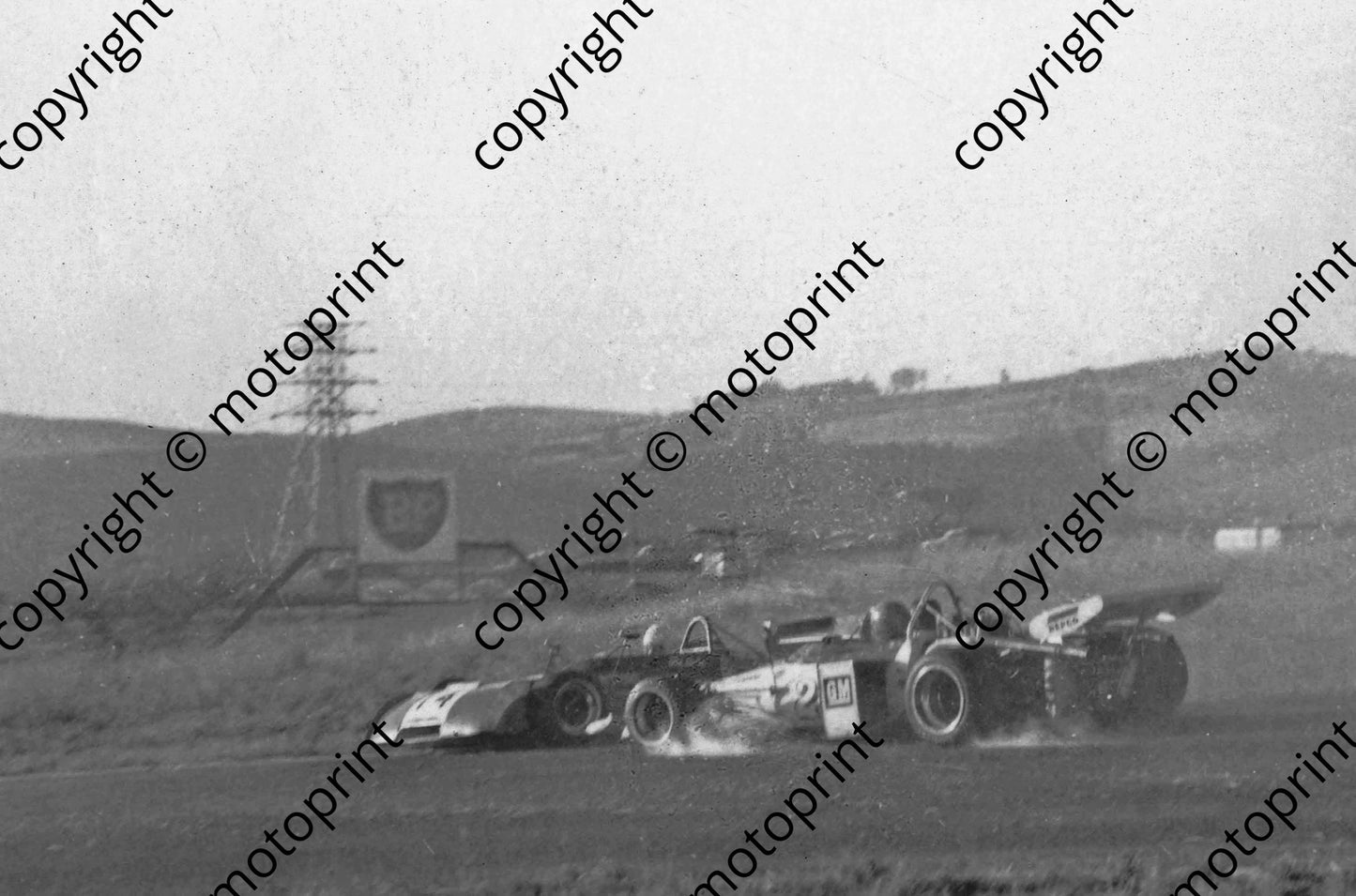 1974 Hesketh Glen Martin meets Billy Scheepers (Permission Malcolm Sampson Motorsport Photography) 189