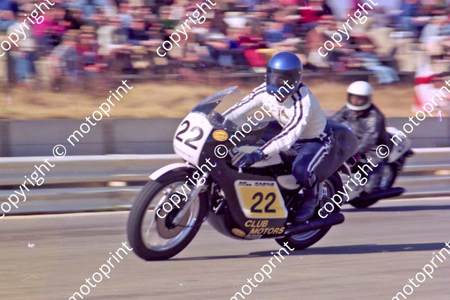 1974 MC Kya 22 Howard Mellet Kawasaki 500 (permission Malcolm Sampson Motorsport Photography) (2)