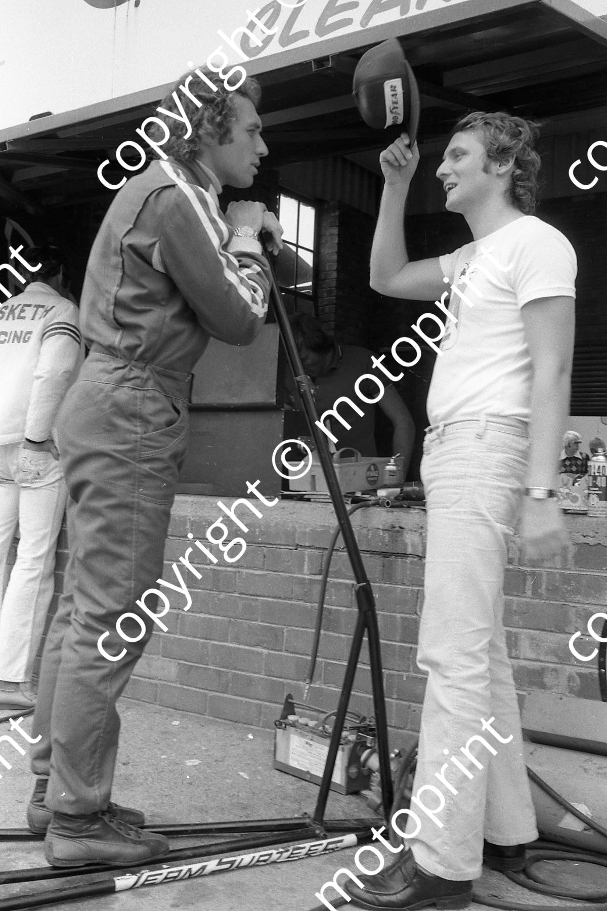 1974 SA GP 0 Jochen Mass, Niki Lauda (Courtesy Roger Swan) 190