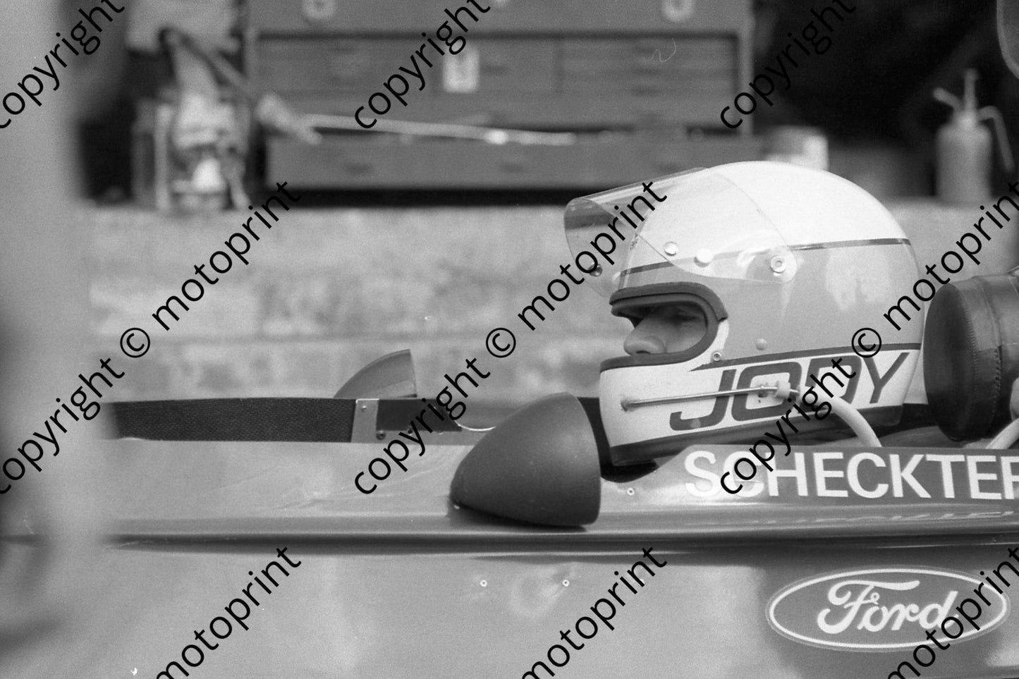 1974 SA GP 0 Jody Scheckter ready to go (Courtesy Roger Swan) 087