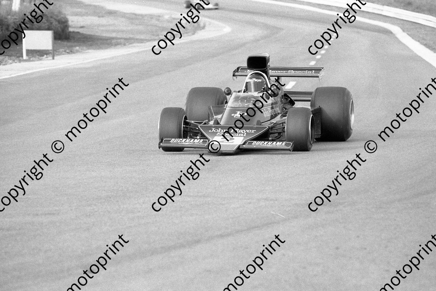 1974 SA GP 2 Jacky Ickx Lotus 76 (Courtesy Roger Swan) 135