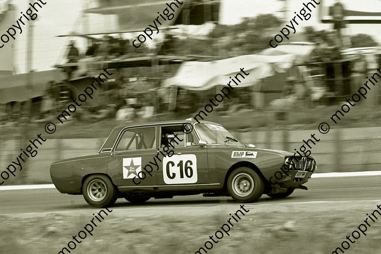1974 SA GP support SL Star prod C16 A Chatz Alfa Berlina (permission Malcolm Sampson Motorsport Photography) (455)