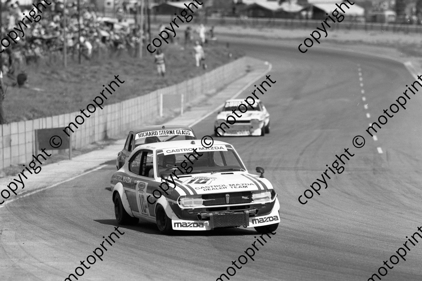 1975 Wynns 10 Mazda Capella Charlton Nieman (permission Malcolm Sampson Motorsport Photography) 184 (4)