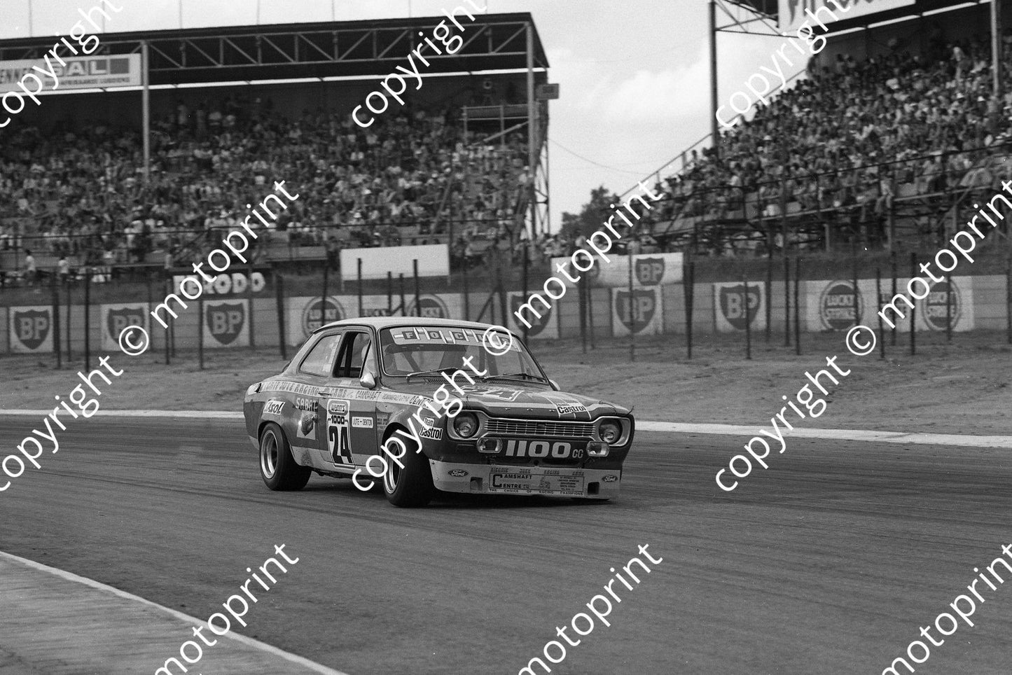 1975 Wynns 24 Escort Richie Jute Herbie Denton (permission Malcolm Sampson Motorsport Photography) (2)