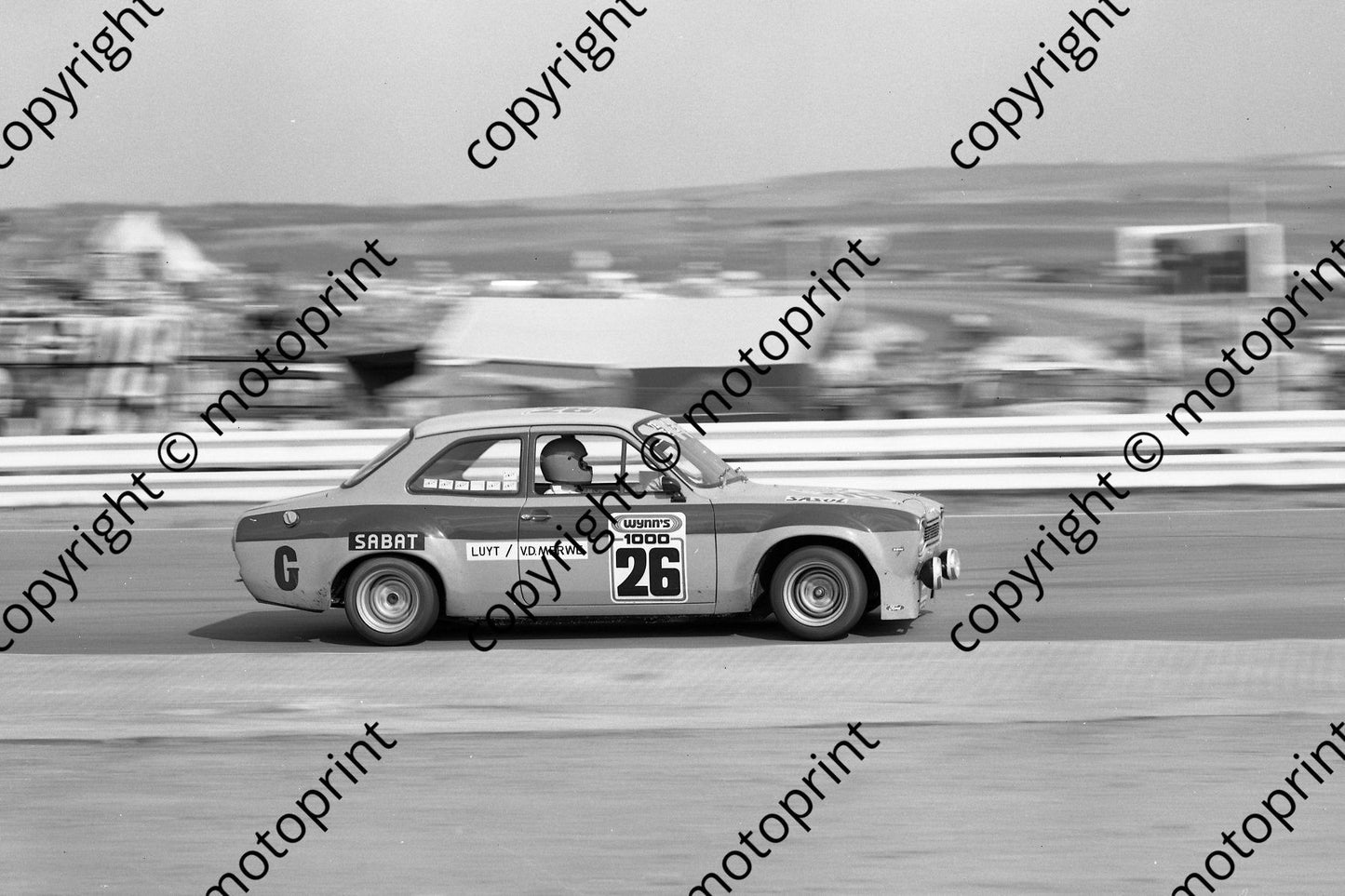 1975 Wynns 26 Escort 1100 R vd Merwe B Luyt (permission Malcolm Sampson Motorsport Photography) 309