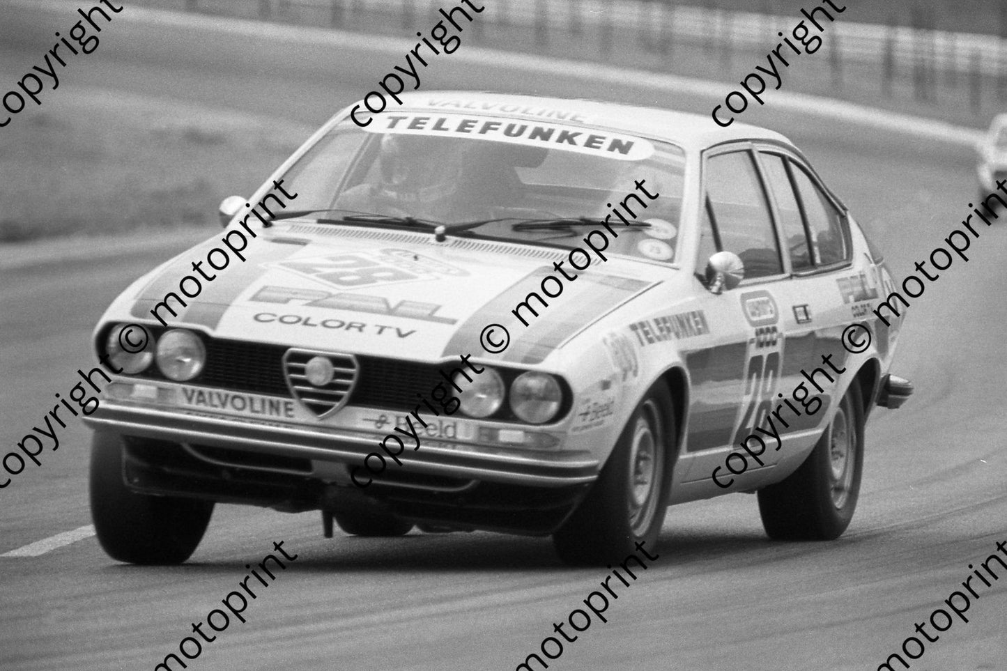 1975 Wynns 28 Alfetta GT Keizan I Scheckter (permission Malcolm Sampson Motorsport Photography) (2)
