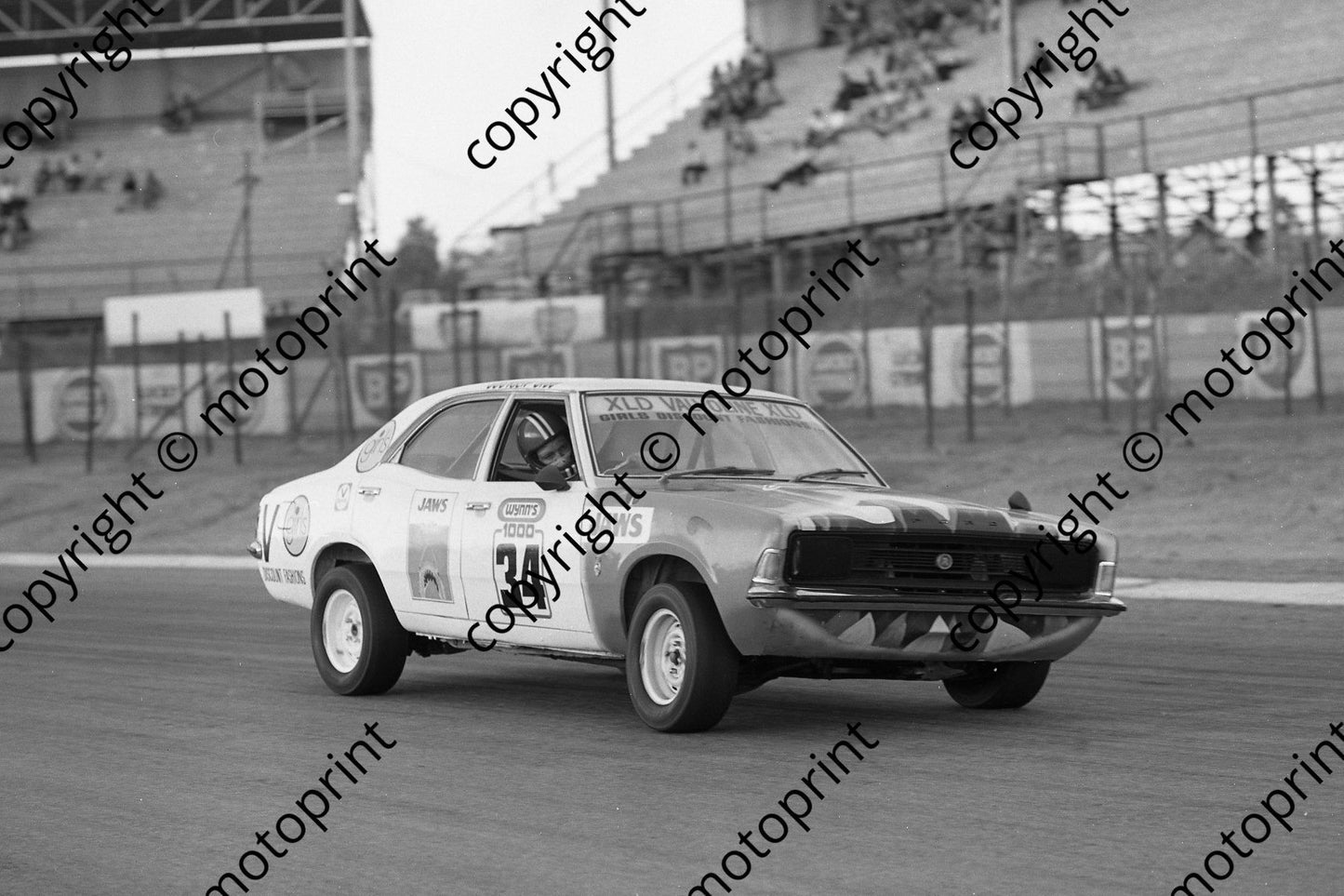 1975 Wynns 34 Cortina 6 Gibb Booysen (permission Malcolm Sampson Motorsport Photography) (1)