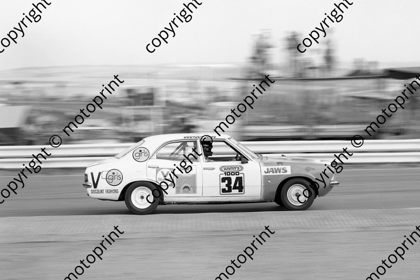 1975 Wynns 34 Cortina Big Six J Gibb L Booysen (permission Malcolm Sampson Motorsport Photography) (3)