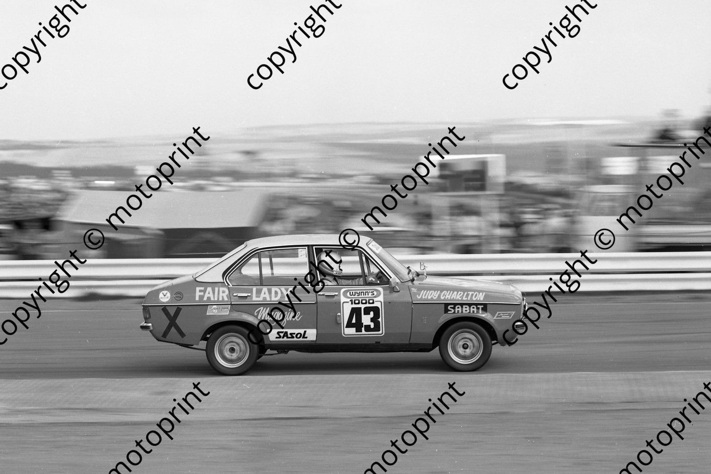 1975 Wynns 43 Escort 1600GL Judy Charlton Desire Wilson (permission Malcolm Sampson Motorsport Photography) (3)