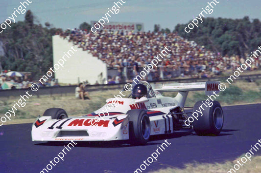 1976 FA Killarney 11 John Gibb Chevron B29 (permission Malcolm Sampson Motorsport Photography) (2)