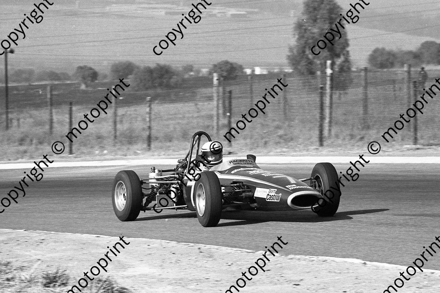 1976 FF Kya 7 Mike Hoffman Titan (permission Malcolm Sampson Motorsport Photography) 276