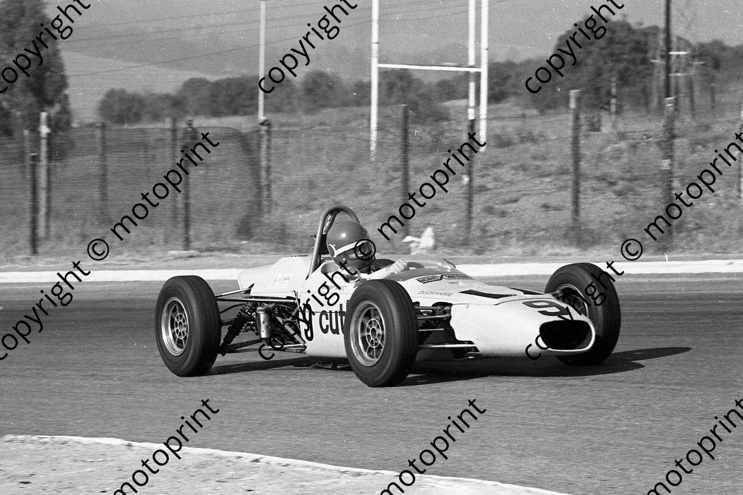 1976 FF Kya 9 Johnny Knez Merlyn Mk20 (permission Malcolm Sampson Motorsport Photography) 296
