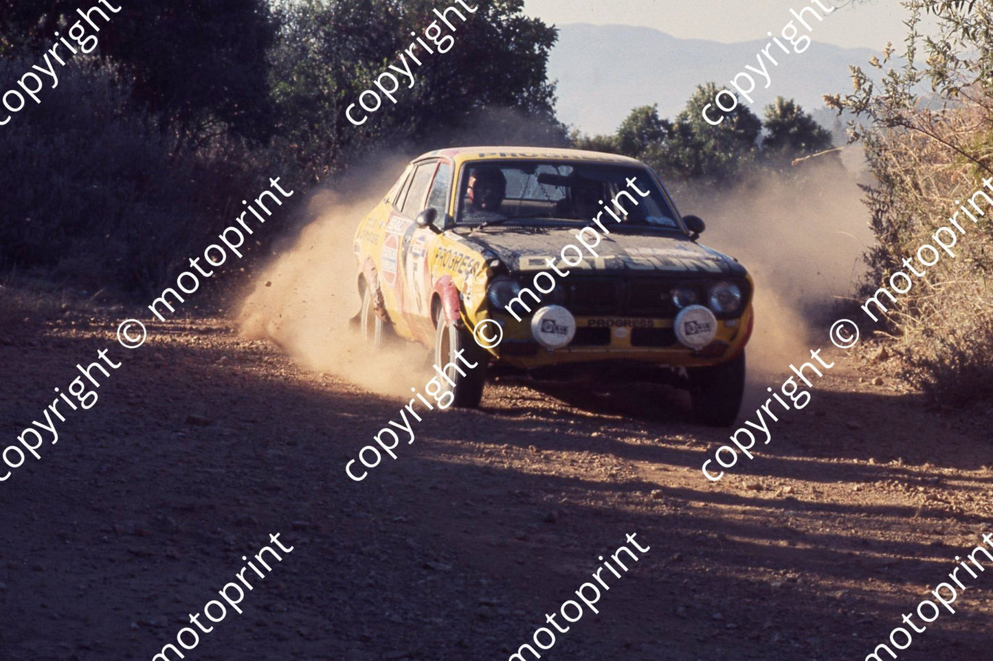 1976 Total 5 Jochi Kleint, Franz Boshoff Datsun 140Y (courtesy Roger Swan) (4)