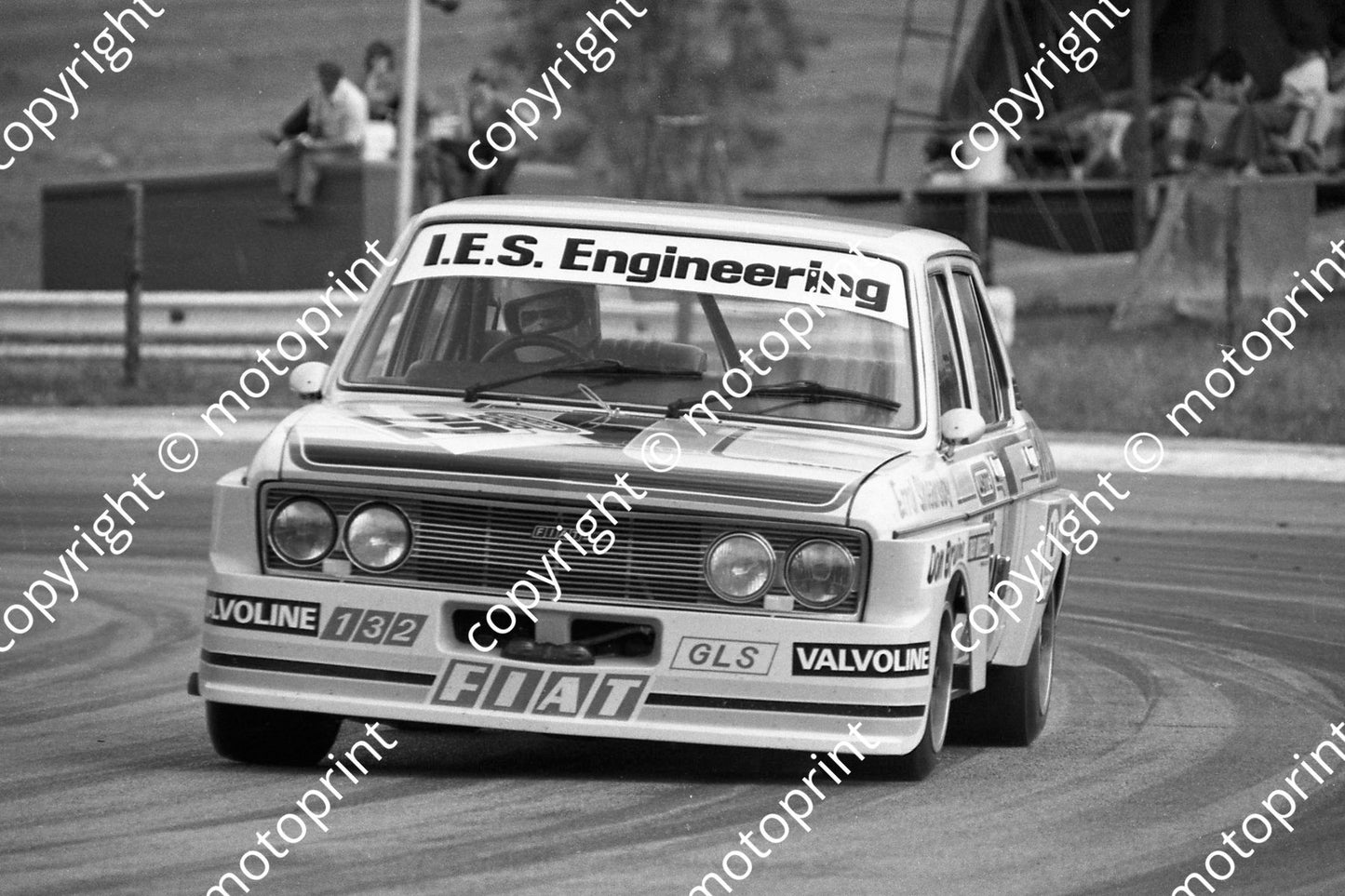 1976 Wynns 22 Fiat 132GLS Errol Shearsby Don Bruins (2)