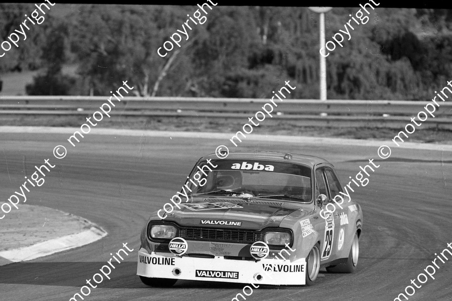 1976 Wynns 29 Escort 1300GT Roos Taylor SL (permission Malcolm Sampson Motorsport Photography)(20)