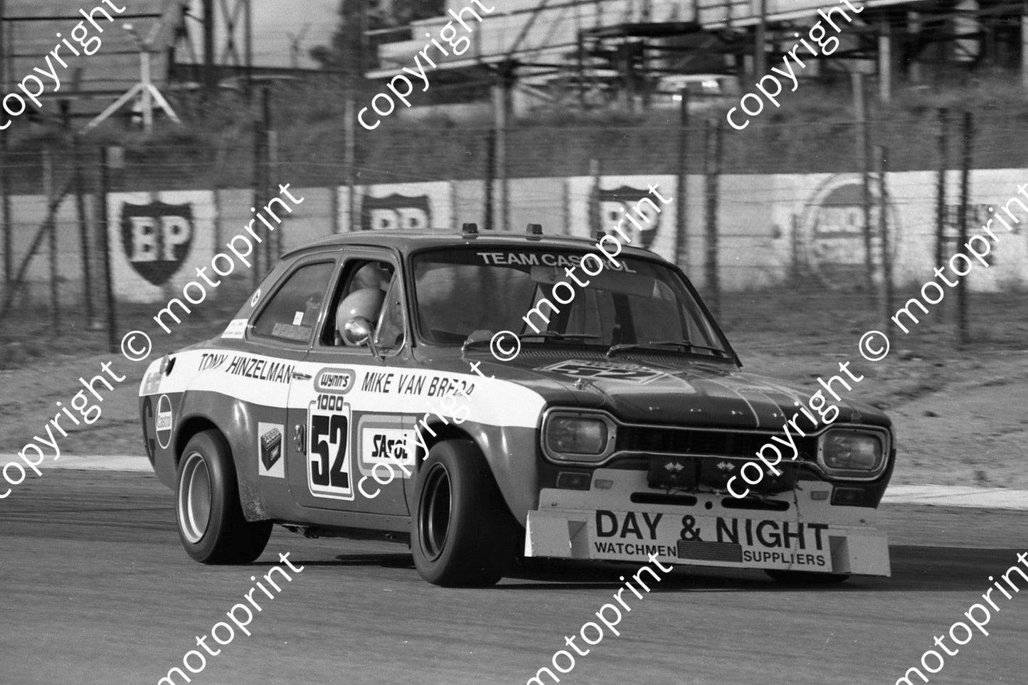 1976 Wynns 52 Escort 1300GT Mike van Breda Tony Hinzelman (permission Malcolm Sampson Motorsport Photography)