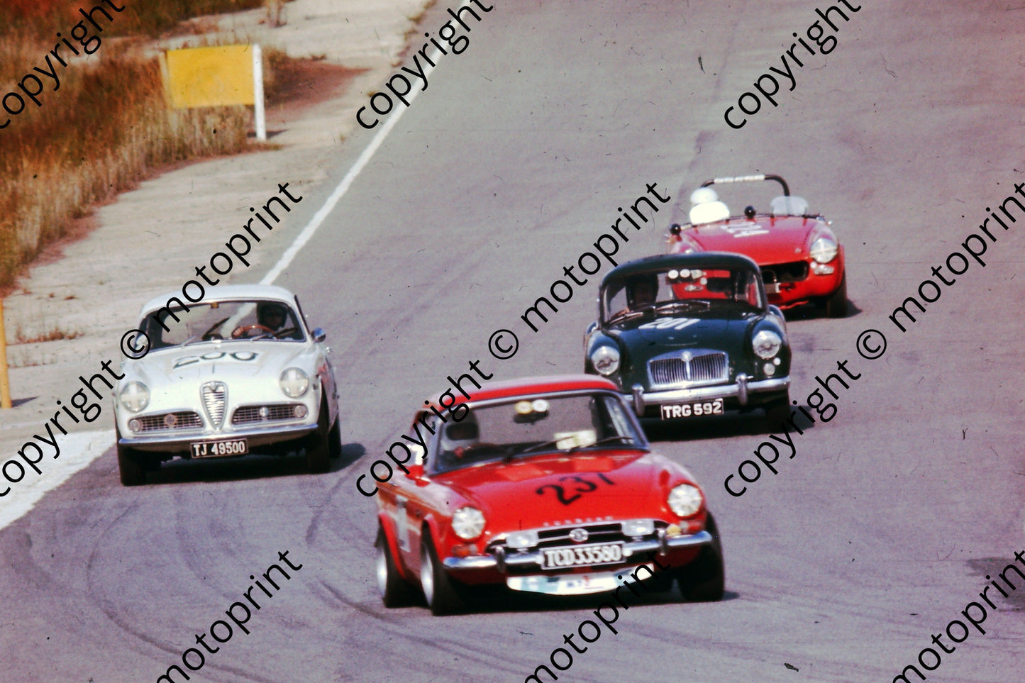 1977 Kyalami HRCR 200 Alfa 237 Theo Simpson Sunbeam Tiger 201 Laurie le Roy MGA (courtesy David Swan) (40)