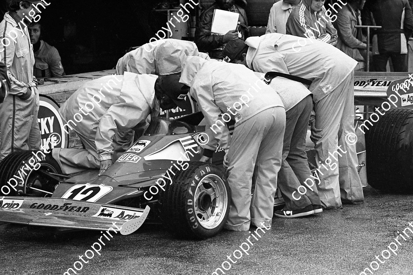 1977 SA GP 12 Carlos Reutemann Ferrari 312T2 rain prac (permission Malcolm Sampson Motorsport Photography) (5)