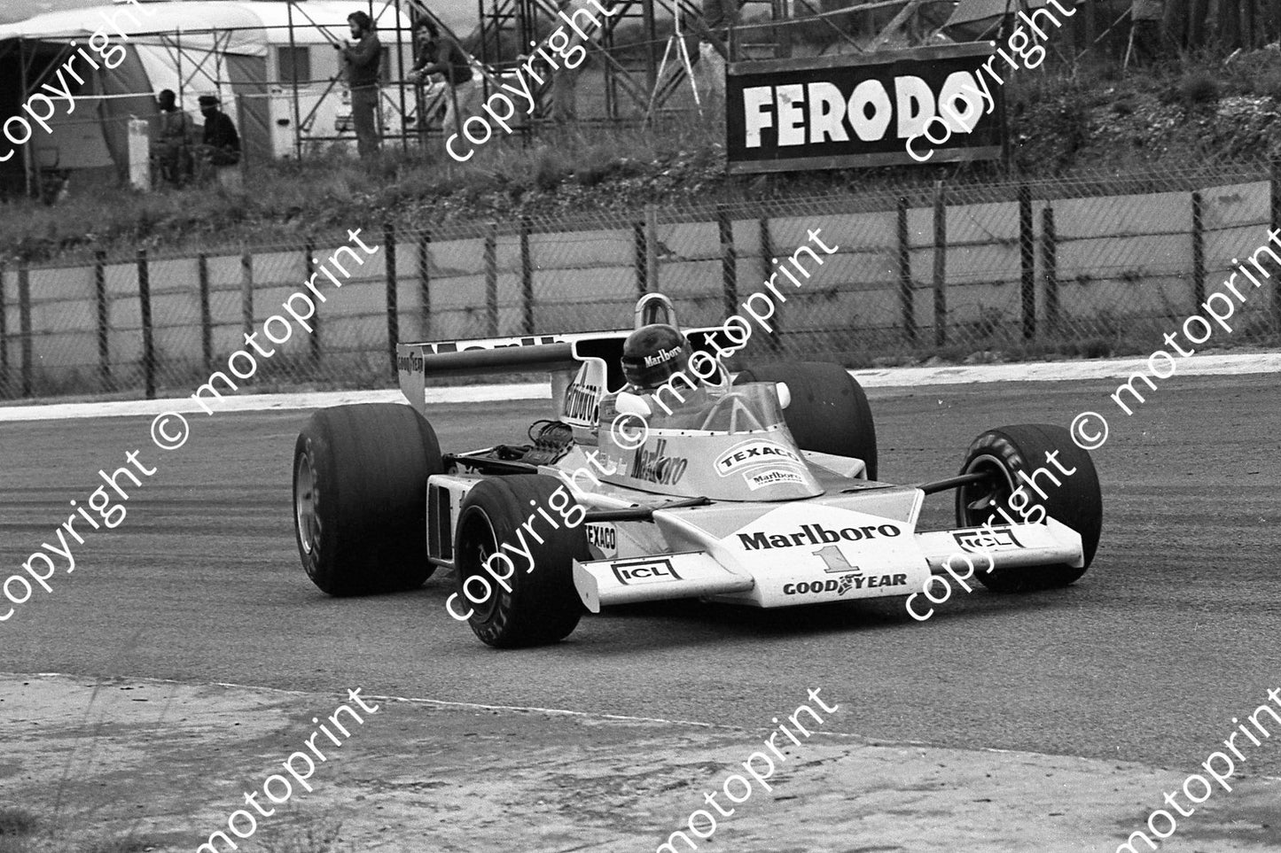 1977 SA GP 1 James Hunt McLaren M23 (permission Malcolm Sampson Motorsport Phography) (7)