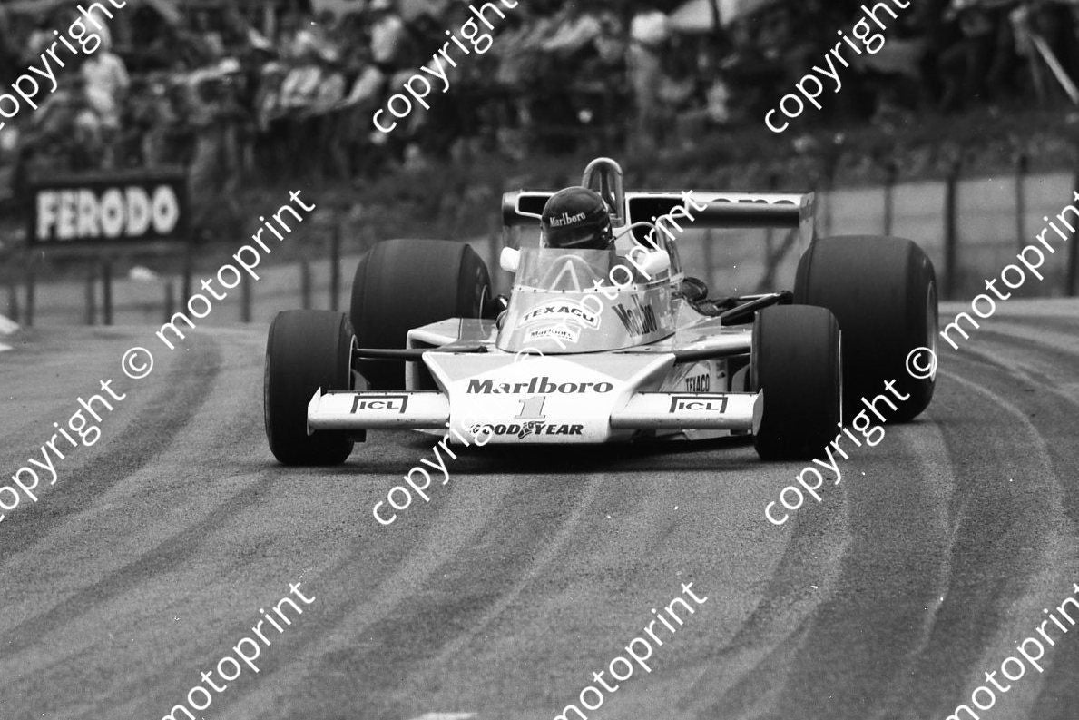 1977 SA GP 1 James Hunt McLaren M23 (permission Malcolm Sampson Motorsport Photography) (2)