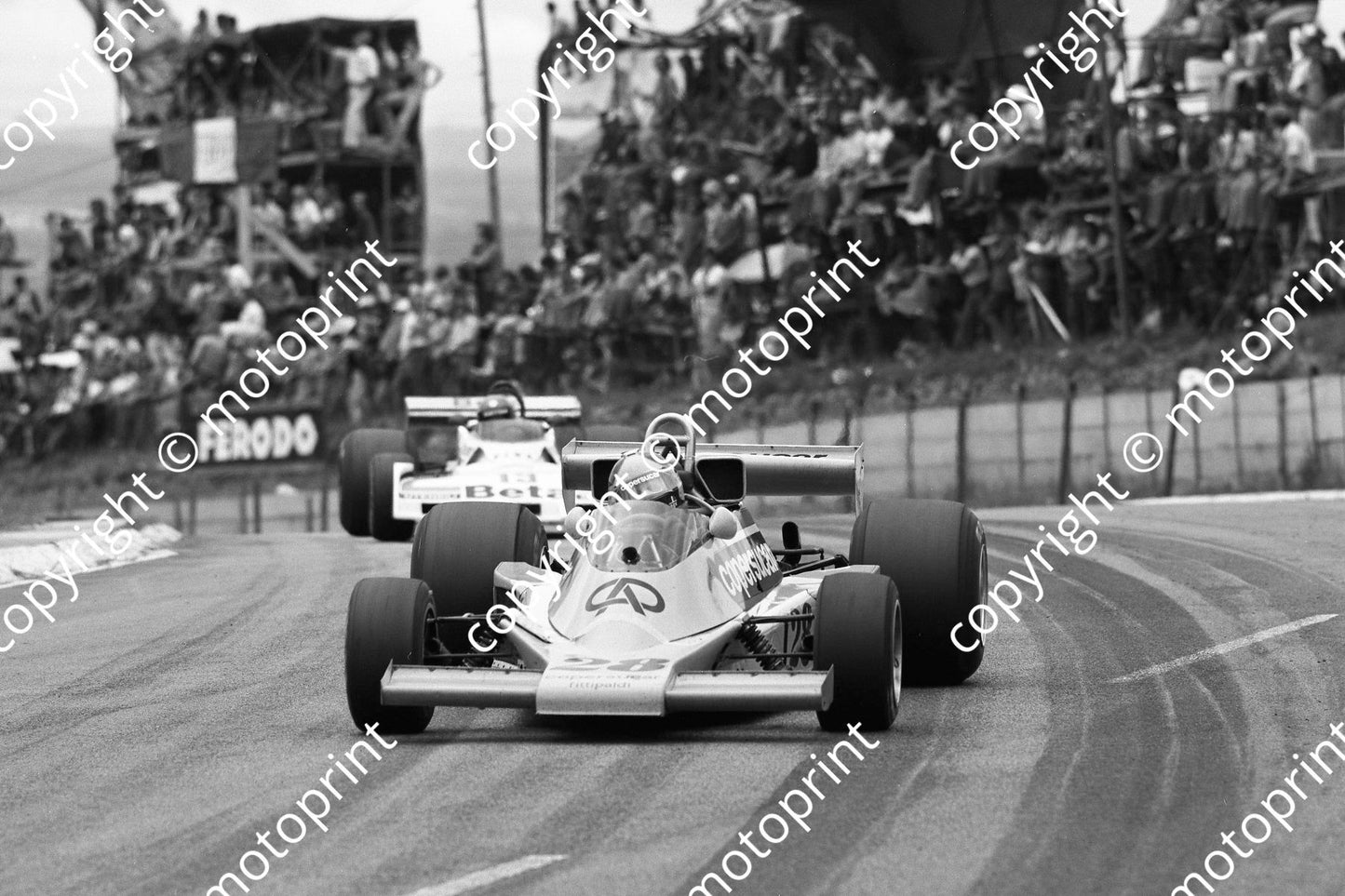 1977 SA GP 28 Emerson Fittipaldi FD04 Fittipaldi (permission Malcolm Sampson Motorsport Photography) (9)