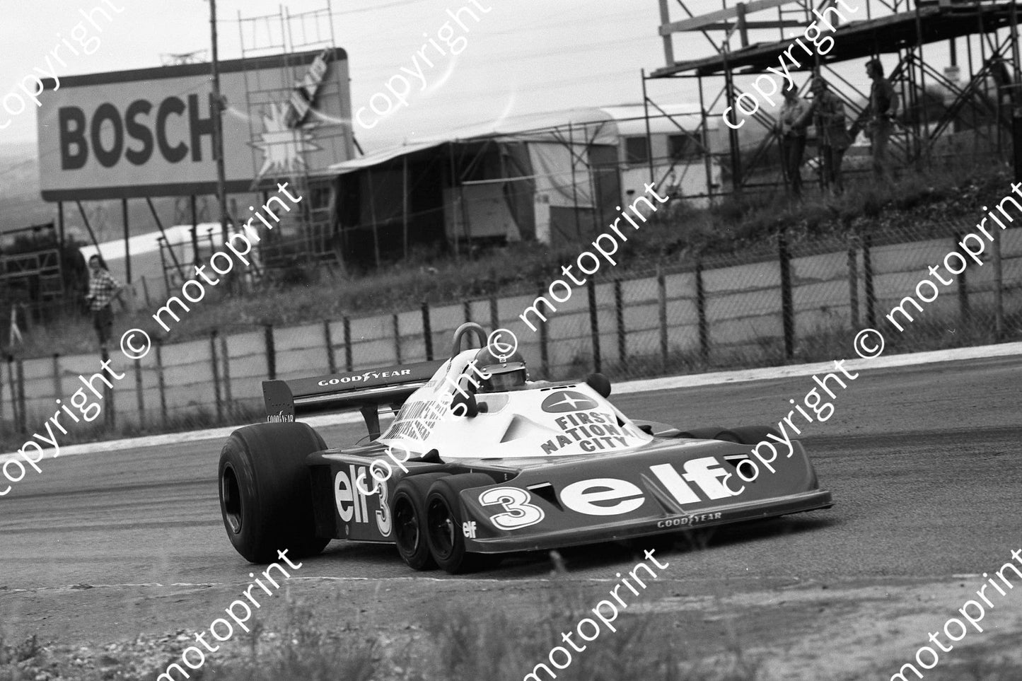 1977 SA GP 3 Ronnie Peterson Tyrrell P34 (permission Malcolm Sampson Motorsport Photography) (13)