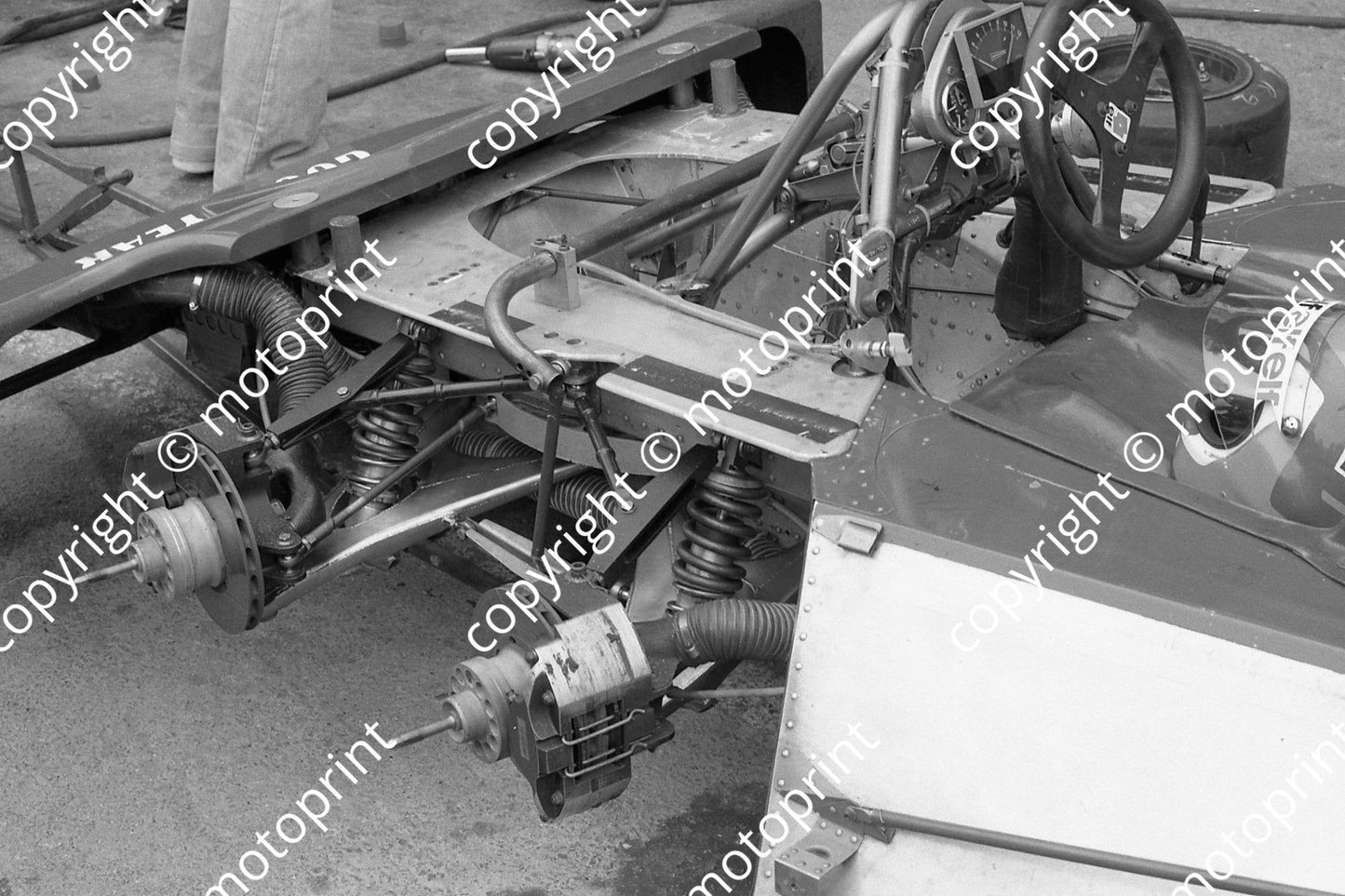 1977 SA GP 4 Tyrrell P34 close up (permission Malcolm Sampson Motorsport Photography) 1977 SA GP (2)