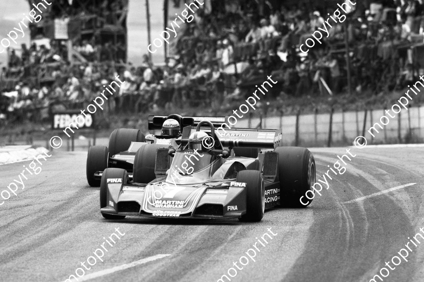 1977 SA GP 7 John Watson Brabham BT45 5 Mario Andretti Lotus 78 (permission Malcolm Sampson Motorsport Photography) (2)
