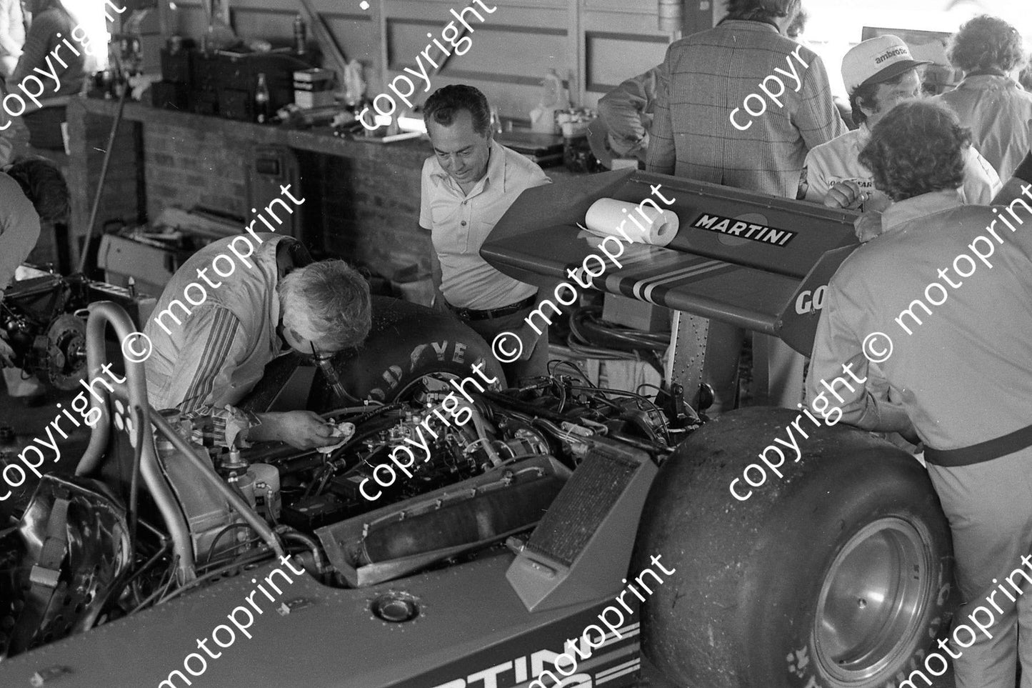 1977 SA GP Brabham garage (permission Malcolm Sampson Motorsport Photography) 585