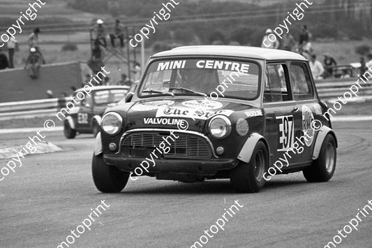 1977 Star prod E97 Tinie Oosthuizen Austin Mini 1100 (permission Malcolm Sampson Motorsport Photography) 016