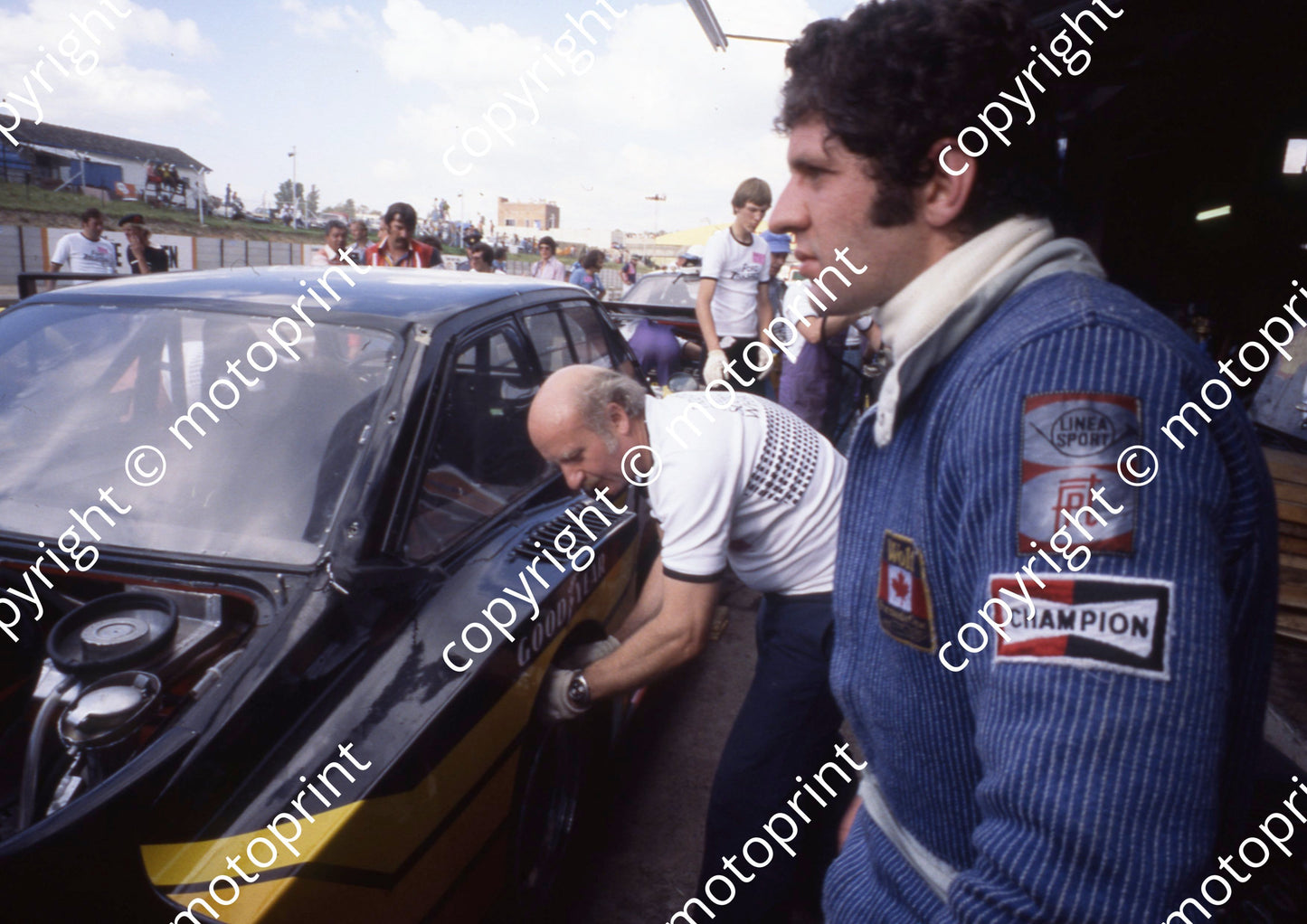 1977 Wynns 1 Michael Kranefuss, Jody Scheckter (courtesy Roger Swan) (138)
