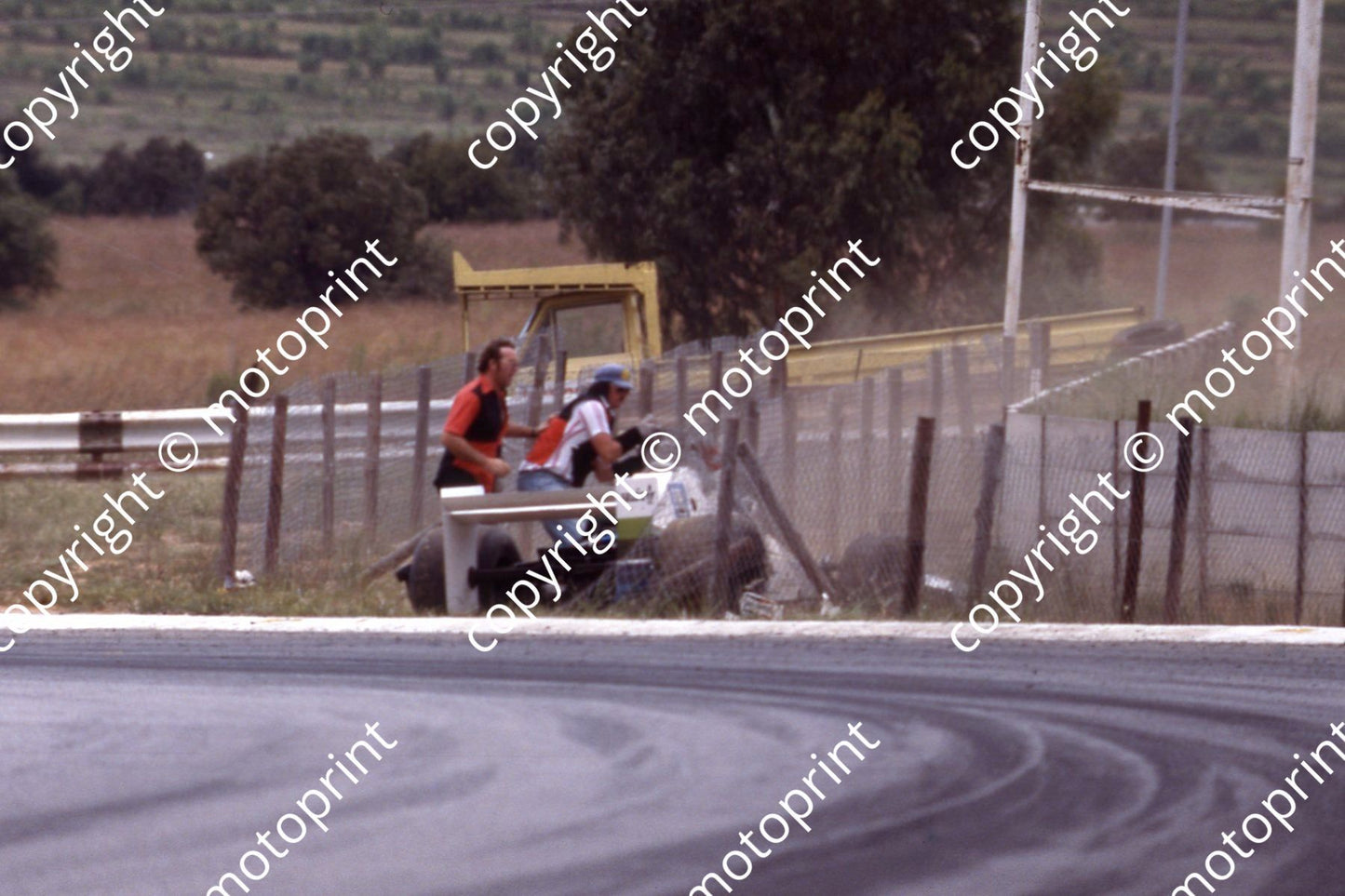 1978 SA GP 27 Alan Jones Williams FW06 in fences practice (courtesy Malcolm Sampson Motor Sport Photography) (1)