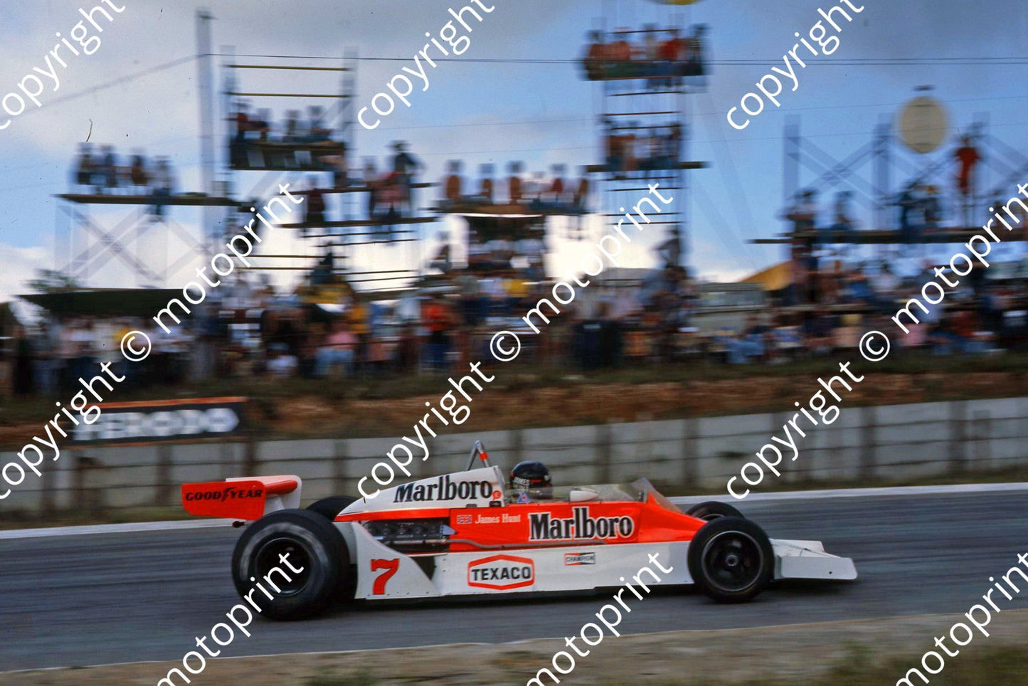 1978 SA GP 7 James Hunt McLaren M26-4 (courtesy Malcolm Sampson Motor Sport Photography) (2)