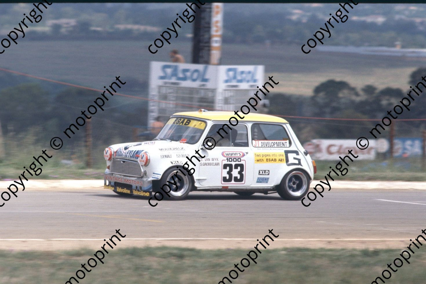 1978 Wynns 33 Steve van Wyk, Simon Grobbelaar Mini ( Courtesy Roger Swan) (81)