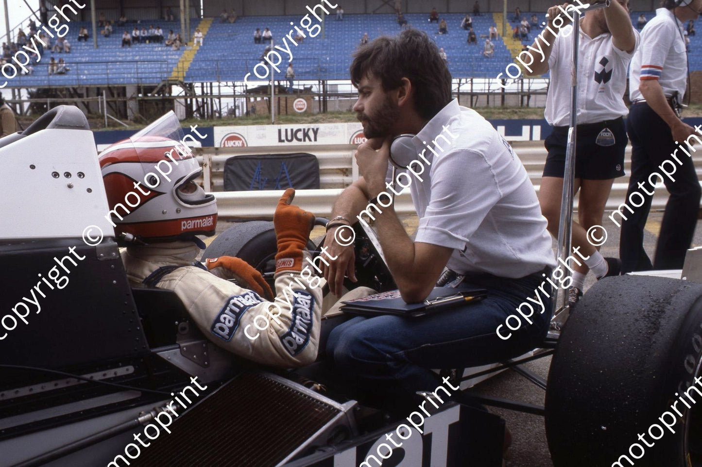 1980 SA GP 5 Gordon Murray, Nelson Piquet pit consultation (permission Malcolm Sampson Motorsport Photography) (2)