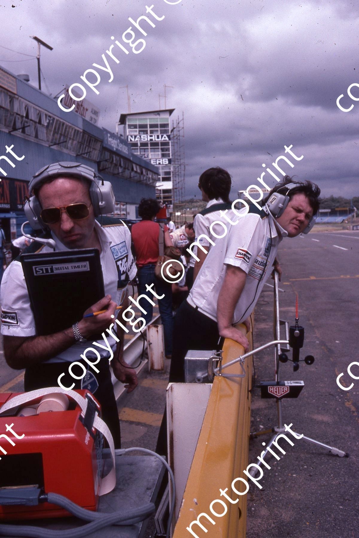1980 SA GP Patrick Head, Frank Williams (permission Malcolm Sampson Motorsport Photography) (325)
