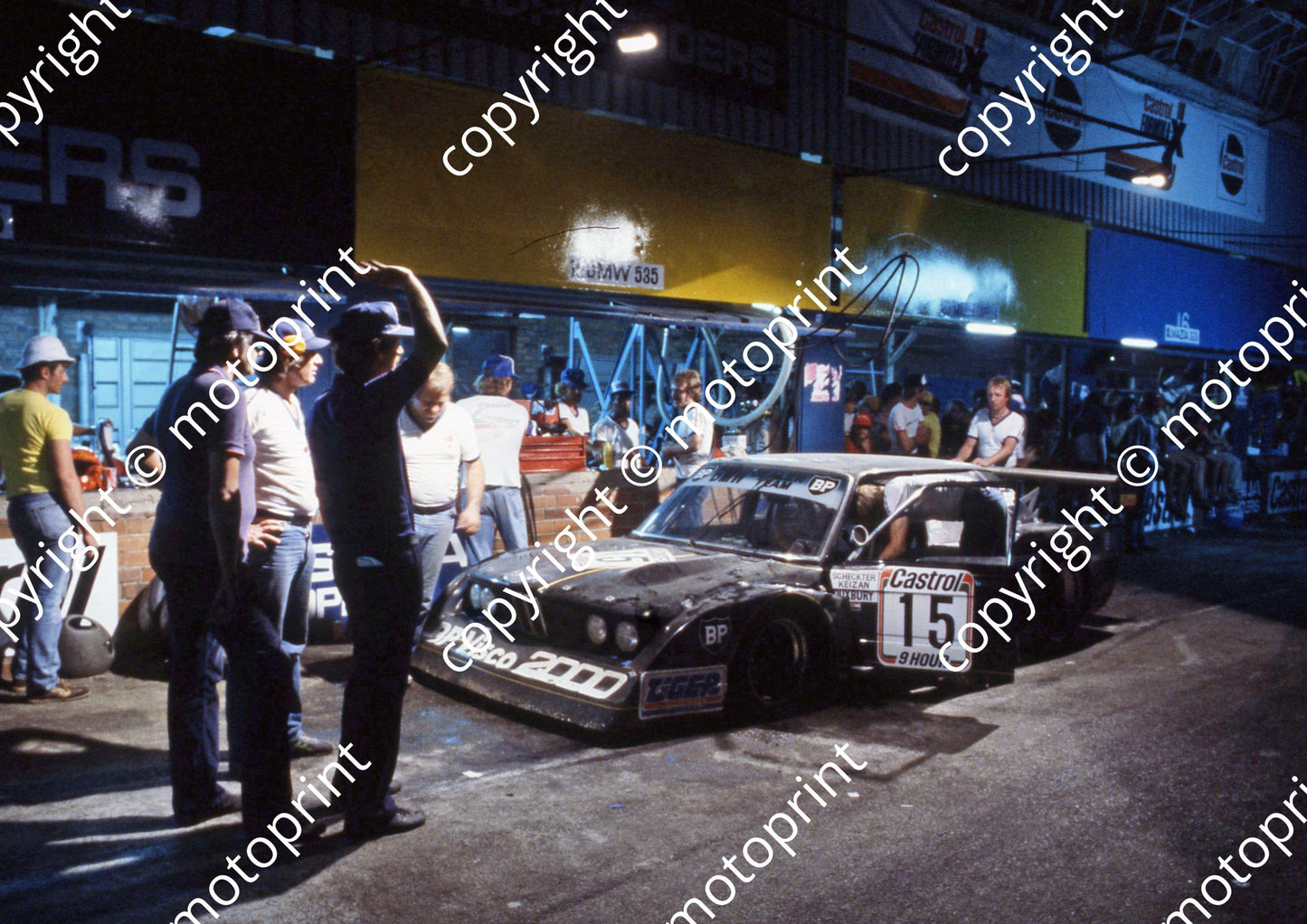 1981 9 hr 15 Eddie Keizan Ian Scheckter BMW535 night stop (courtesy Roger Swan) (8)