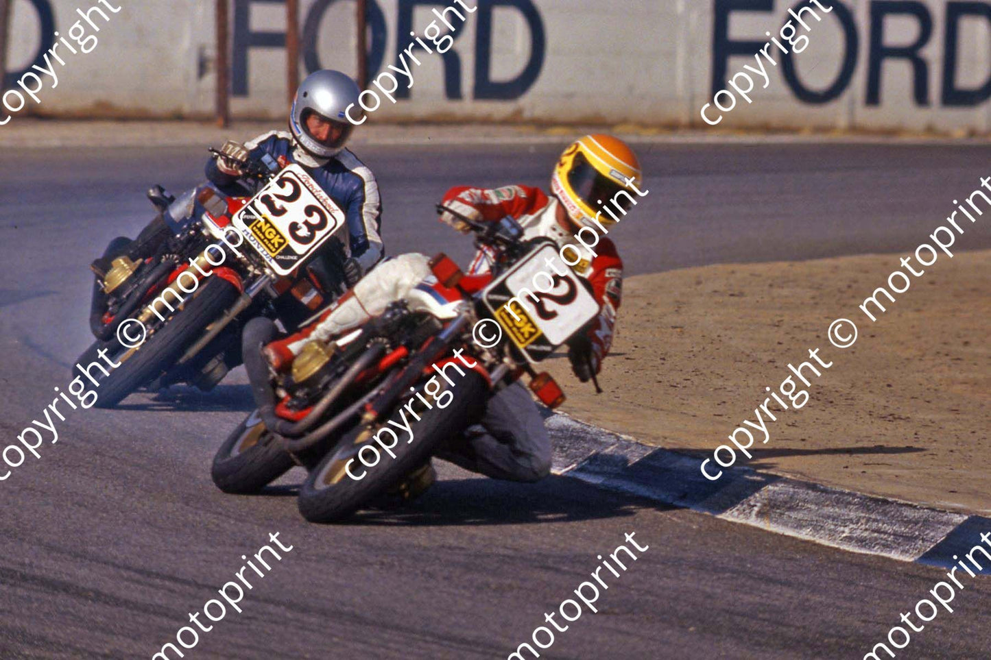 1981 MC Speedo Intnl SBK challenge 23 John Carr Honda_ 2 Dave Woolley CB1100s (permission Roger Swan) (4)