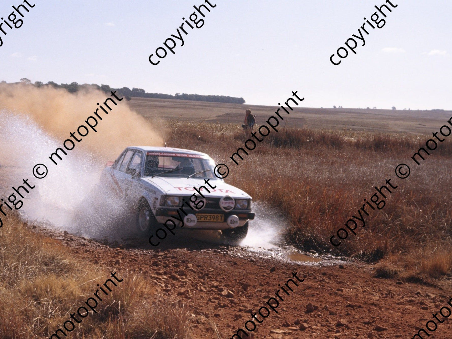 1982 Castrol Intnl 15 Pieter de Waal, Leon Joubert Corolla (courtesy Roger Swan) (60)