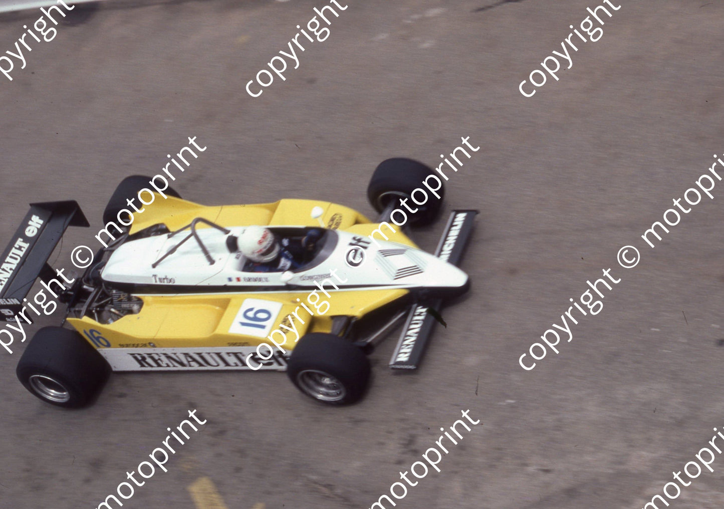 1982 SA GP 16 Eddie Cheever Renault pre-race (Colin Watling Photographic) (20)