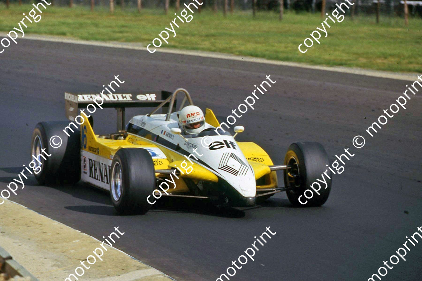 1982 SA GP 16 Rene Arnoux Renault RE30B (15)