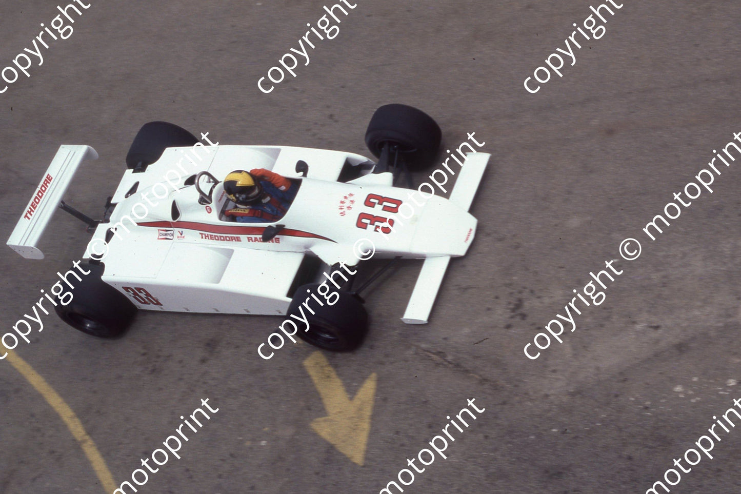 1982 SA GP 33 Derek Daly Theodore pre-race (Colin Watling Photographic) (14)