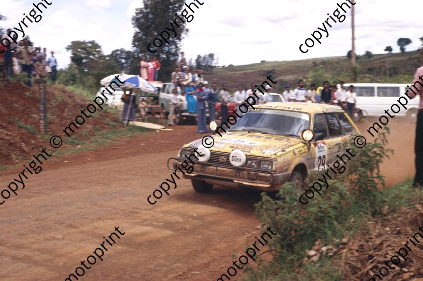 1982 Safari 29 Yoshinobu Takahashi, Mahendra Gohil Subaru Leone (courtesy Roger Swan) (2)