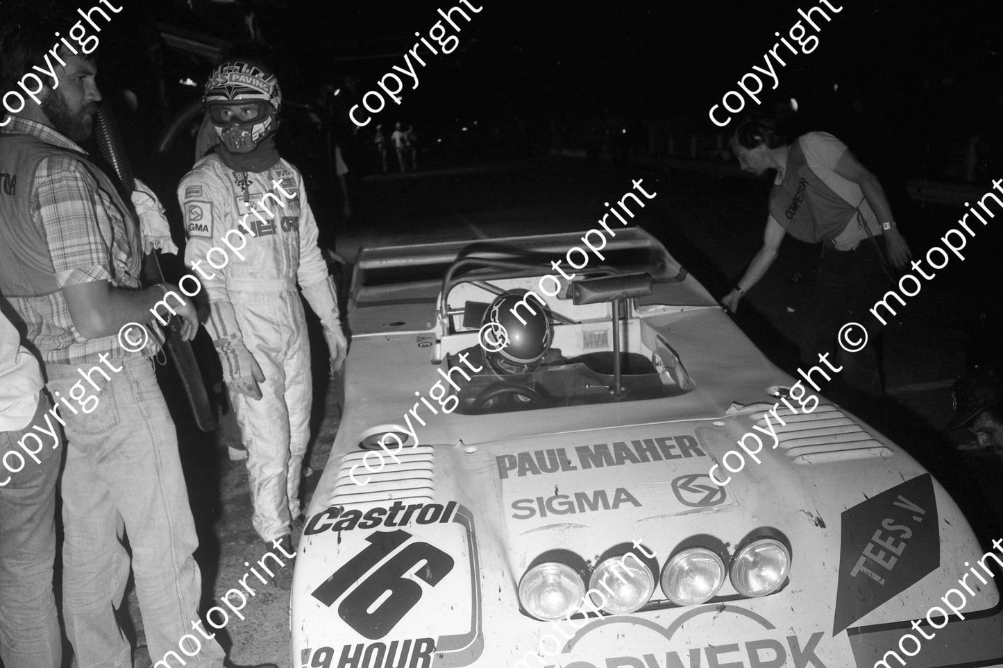 1982 9hr 16 Chevron B31 Bernard Tilanus, Ian Harrower in car, Graham Duxbury alongside, night stop (1)