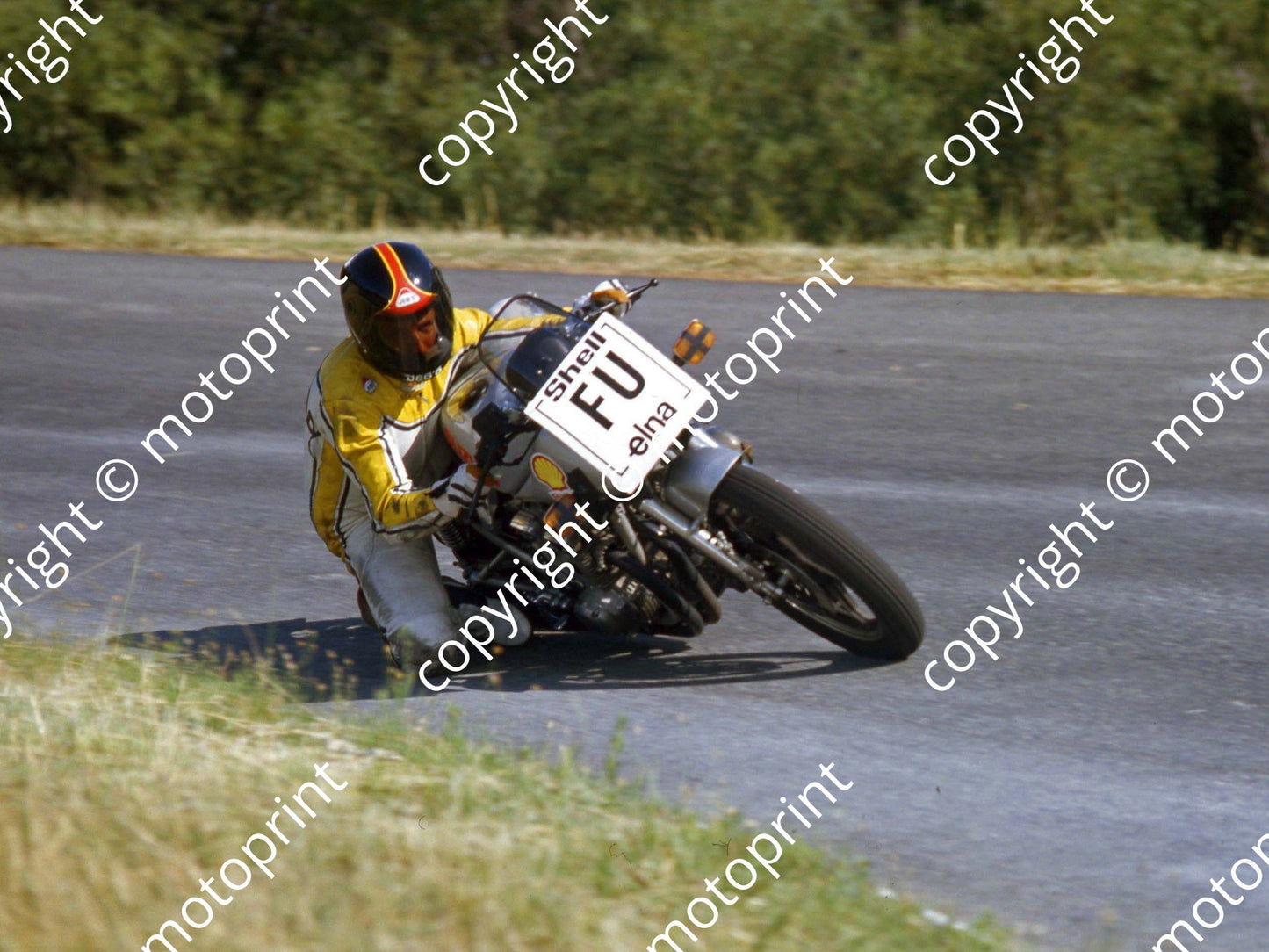 1982 Killarney Oct FU Franco Uncini plate but John Ekerold riding (Colin Watling Photographic) (3)